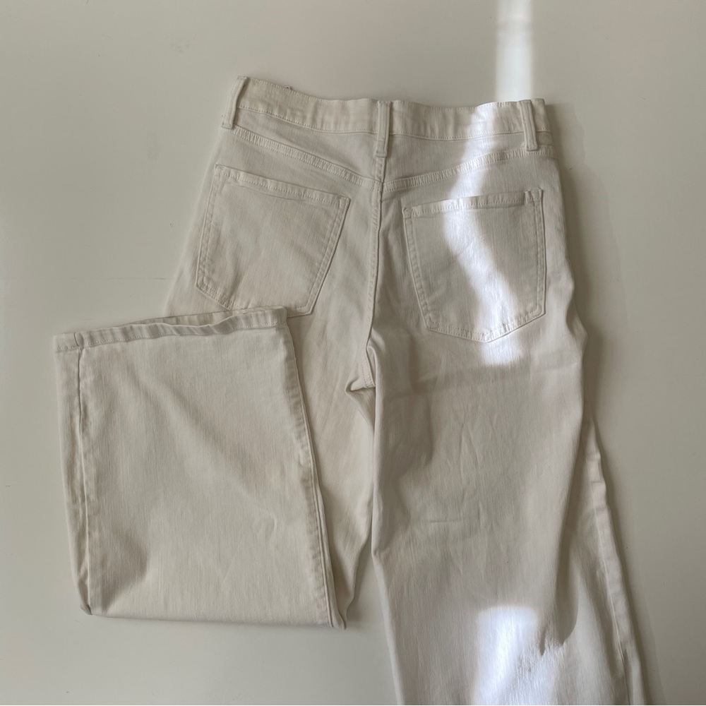 Banana Republic High Rise Wide Leg Cropped Jean in White, Size 28 / 6 - Picture 11 of 12
